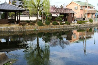 愛媛県松前町の城下町の伝統的な町並み