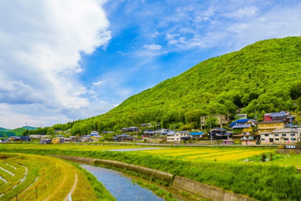 関西版】移住者が選ぶ！田舎暮らしにおすすめの二拠点・移住先ランキング10選！