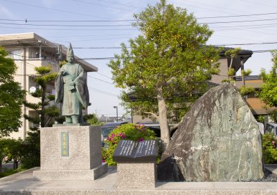 愛知県知立市の街並み(在原業平の像)
