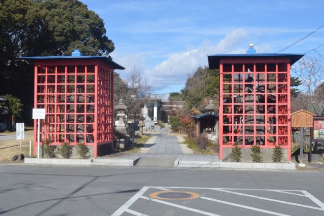 愛知県大治町にある明眼院と街の通り