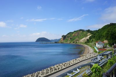 青森県平内町の旅夏泊半島と海岸線の景色
