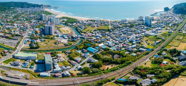 千葉県御宿町の町並みと御宿海岸と海の景色