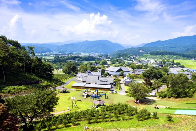 群馬県川場村にある川場田園センターと町並み