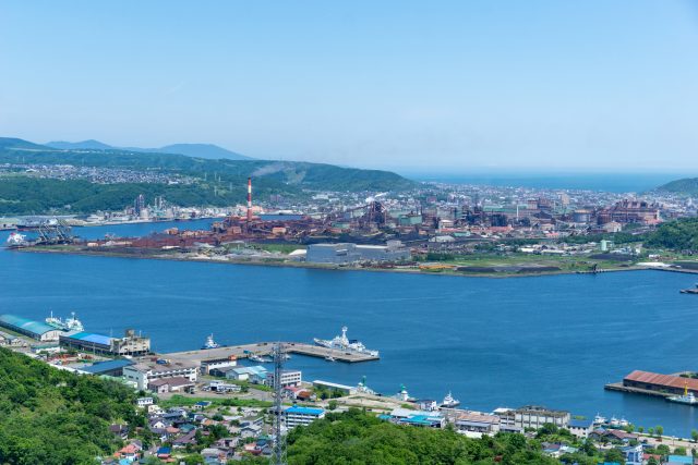 北海道清水町にある測量山からの港町の風景