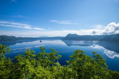 北海道弟子屈町の展望台から眺める摩周湖