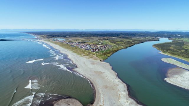 北海道豊頃町の大津周辺の海岸線の空撮