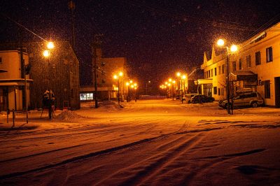 北海道豊富町の夜の市街地と雪景色