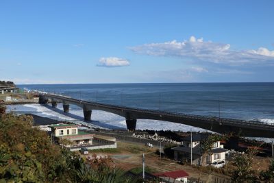 茨城県日立市にある日立駅からの景色と海