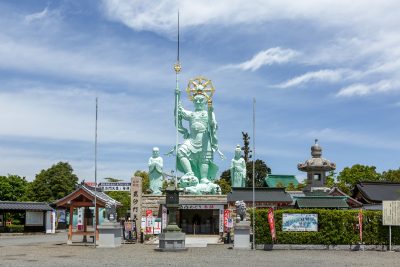 茨城県那珂市の有名な一乗院とシンボルの仏像