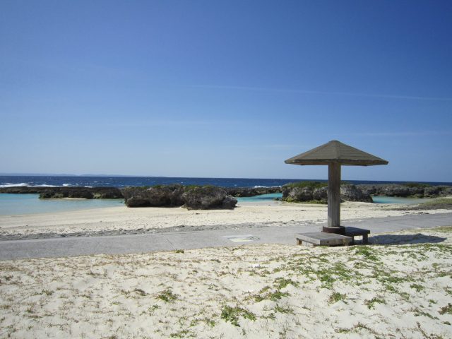 鹿児島県喜界町のスギラビーチとのどかな風景