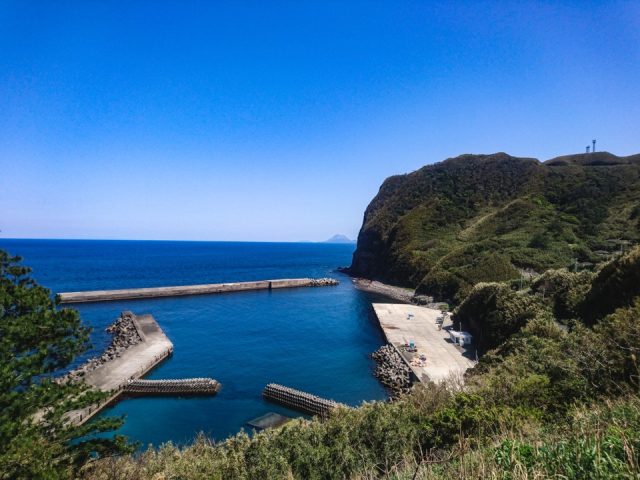 鹿児島県三島村ののどかな島の風景