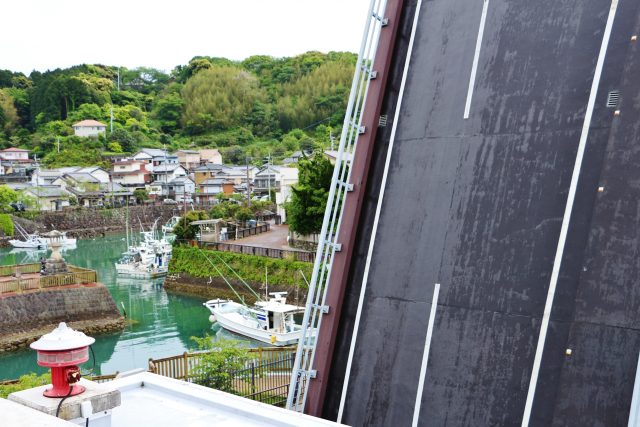 高知県香南市の街並み(手結港可動橋)