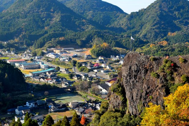 熊本県津奈木町にある舞鶴城公園からの市街地の町並み