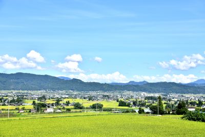 長野県池田町のあずみ病院、池田町役場方面の景観