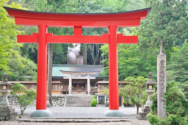 奈良県下市町の丹生川上神社下社と田舎の町並み