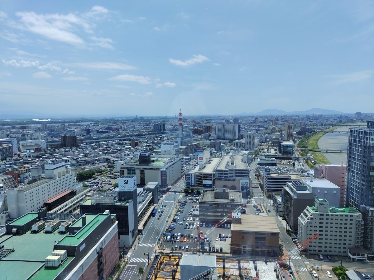 新潟県新潟市の市街地の町並み