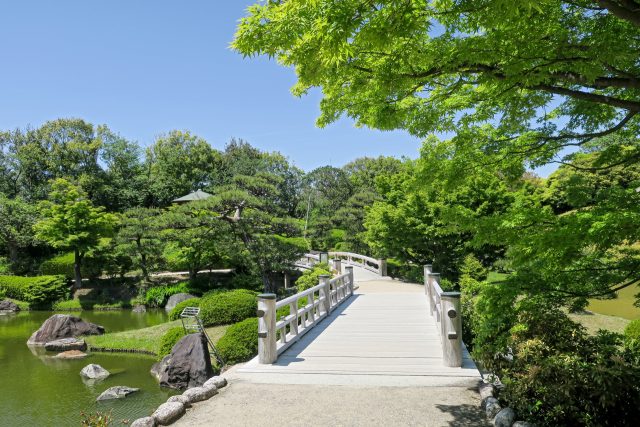 大阪府堺市の街並み(大阪 大仙公園 日本庭園 印月橋・映波橋)