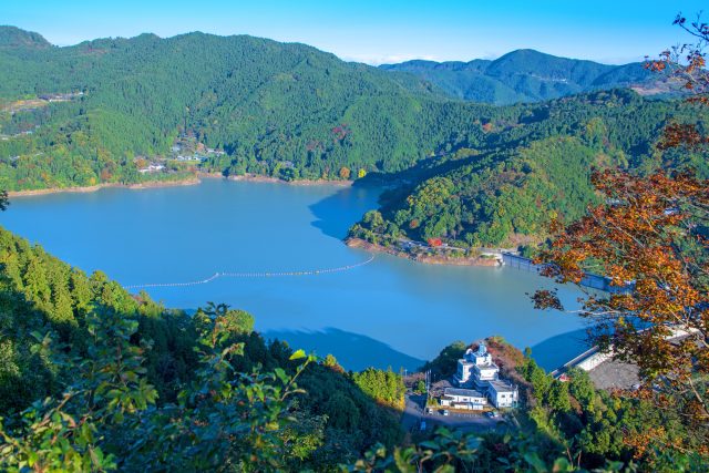 埼玉県神川町の城峯公園　展望台からの景色　神流湖
