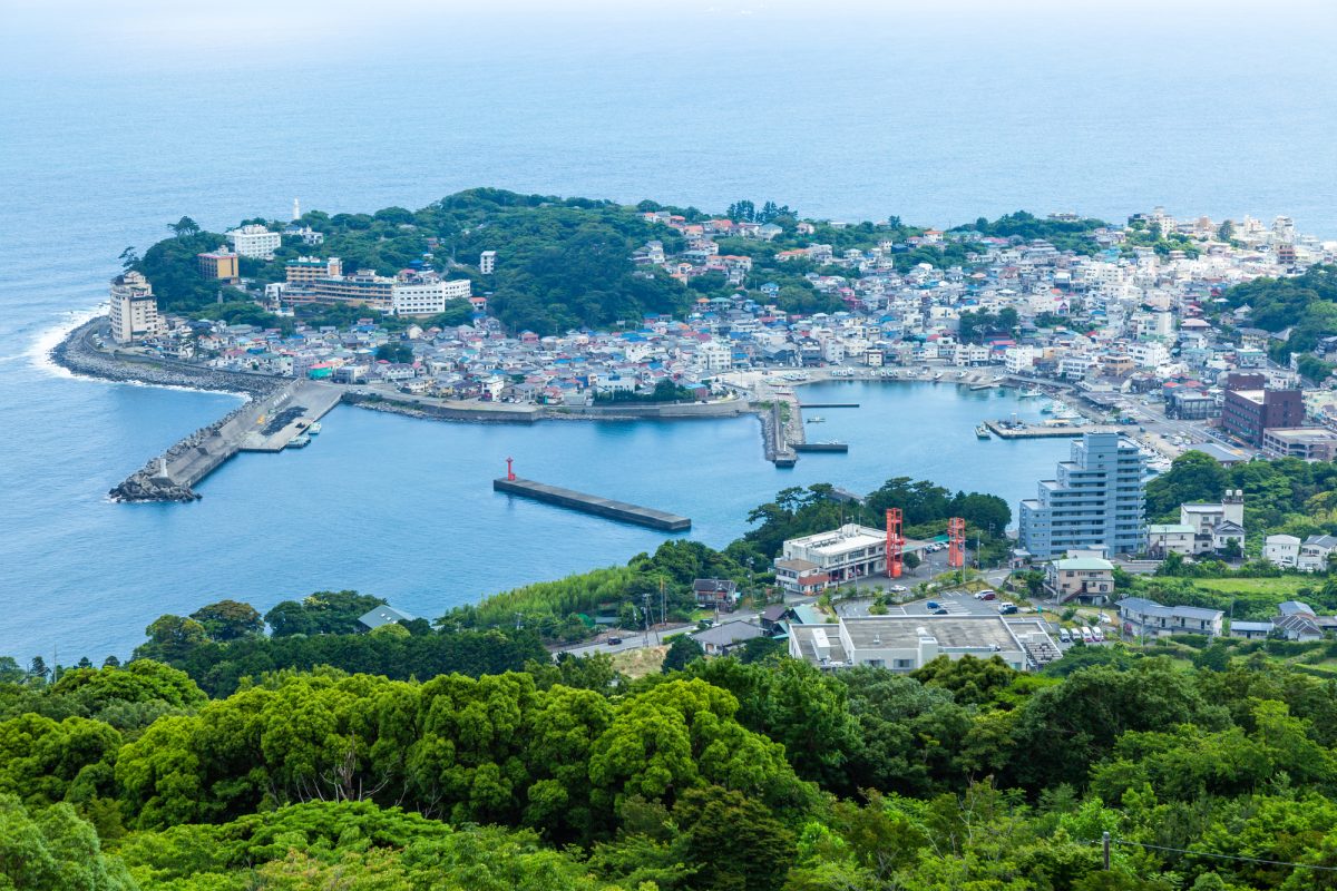 静岡県東伊豆町稲取の町並み