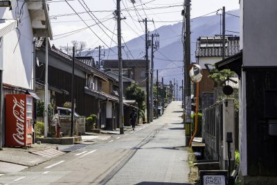 鳥取県智頭町の因幡街道と古民家の風景